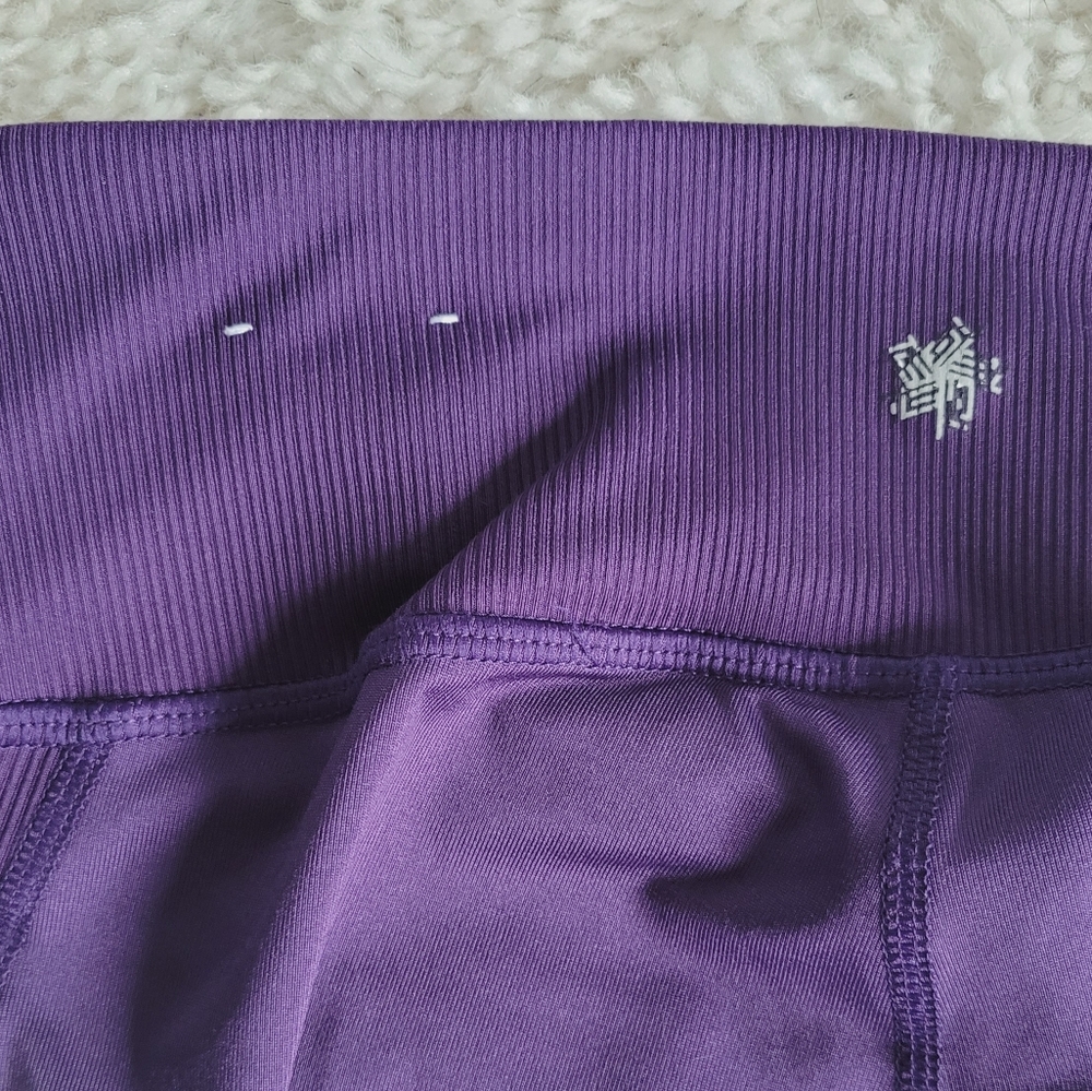 Purple Cropped Leggings | Size Small | tek gear - Picture 6 of 7